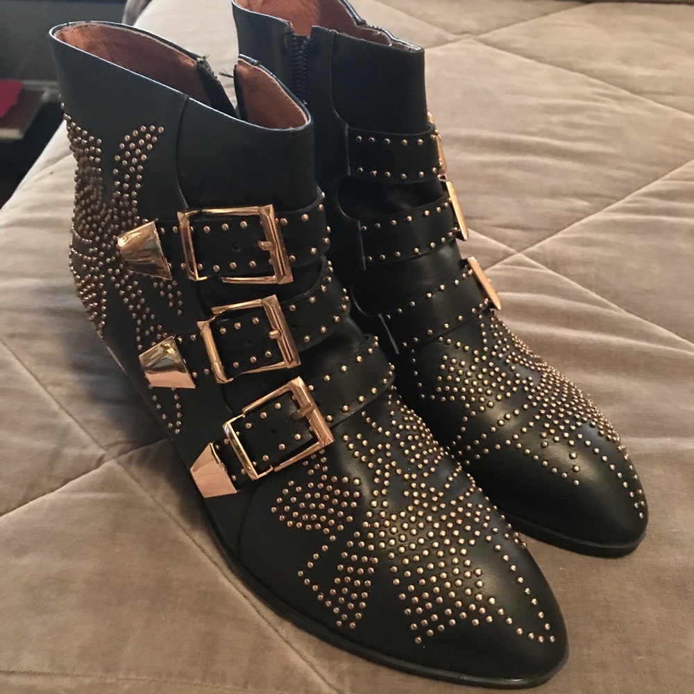 BRAND NEW NW BLACK booties w Gold studded detail